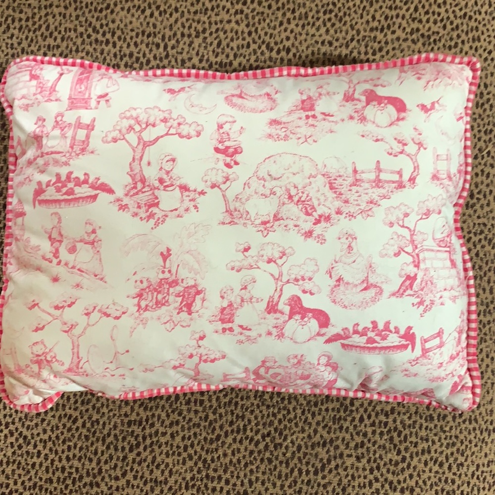 Nursery Rhyme Toille Pillow - Picture 5 of 8